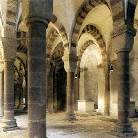 Hall crypt