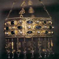 Votive crown