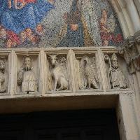 Reliefs on the lintel (right side)